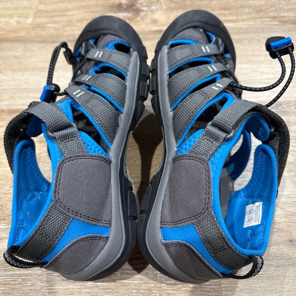 Keen Size 6 Blue and Gray Newport H2 Sandals with Toe Protection Magnet/Blue - Picture 8 of 10